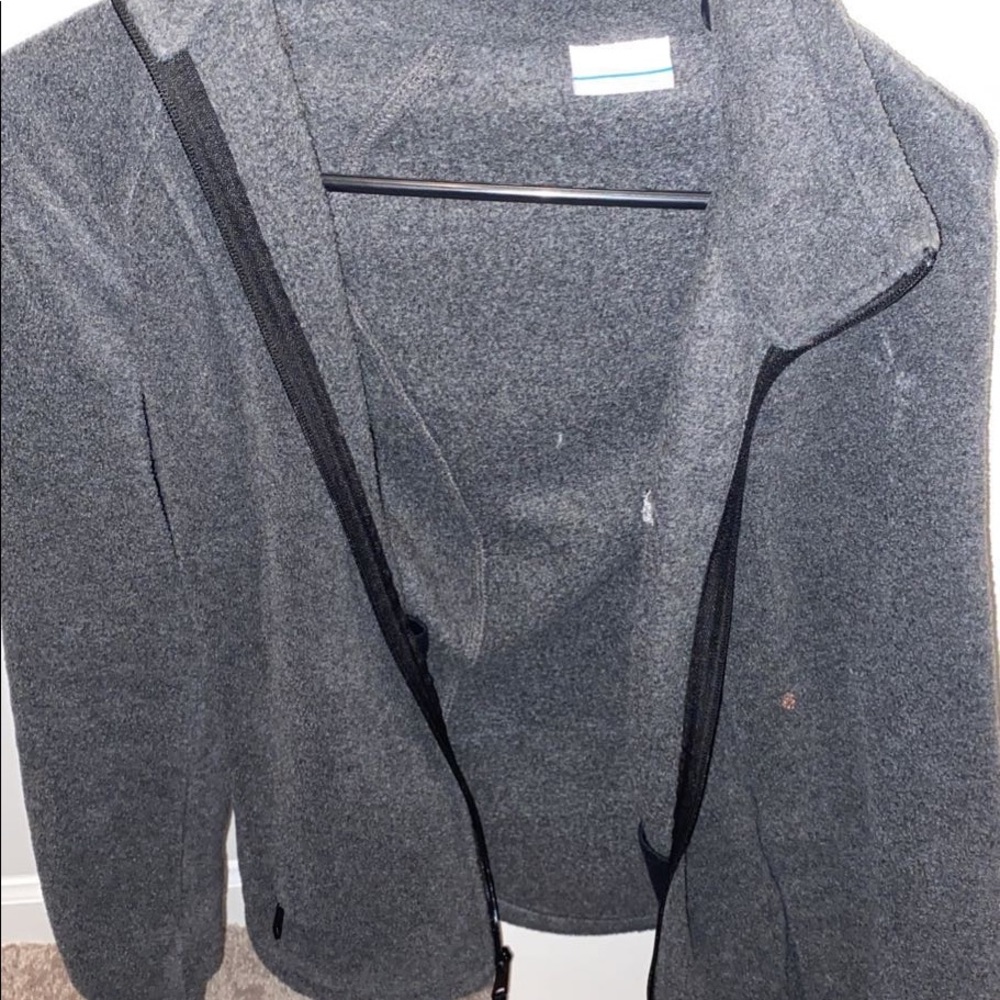 Grey Columbia jacket still in good condition. Size small but also fits medium.